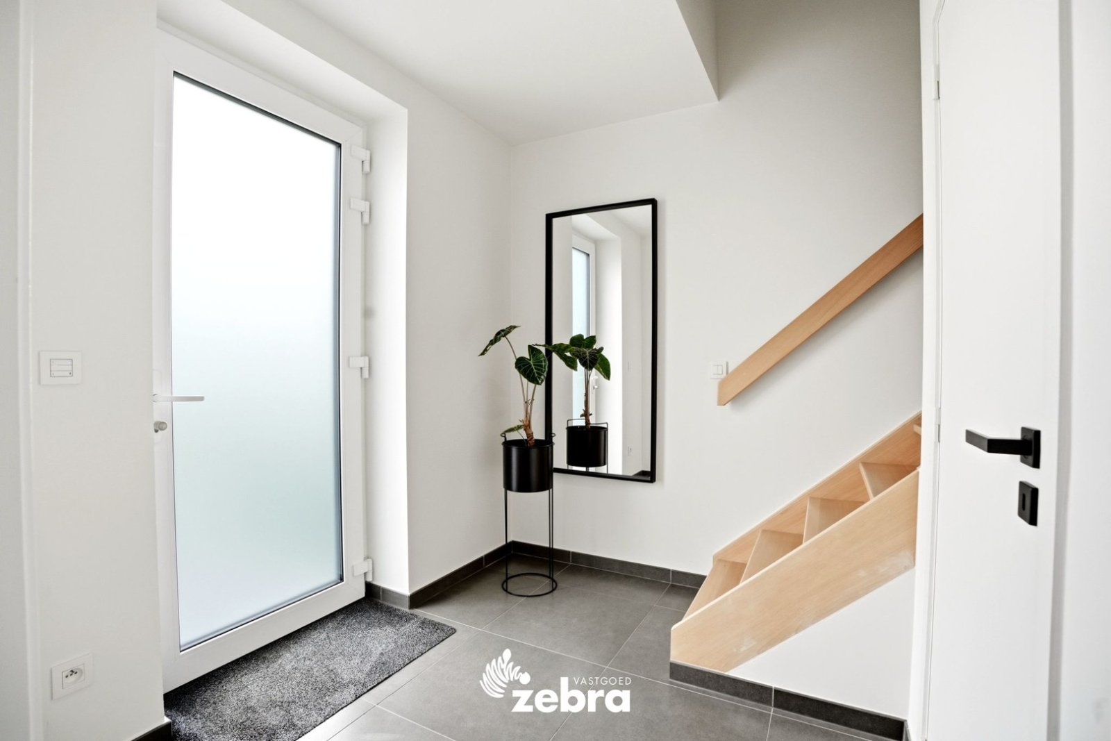 Jonge halfopen woning te Rumbeke!