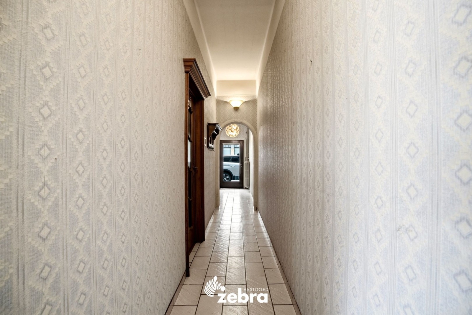 Ruime woning met 4 slaapkamers en tuin te Oostrozebeke!