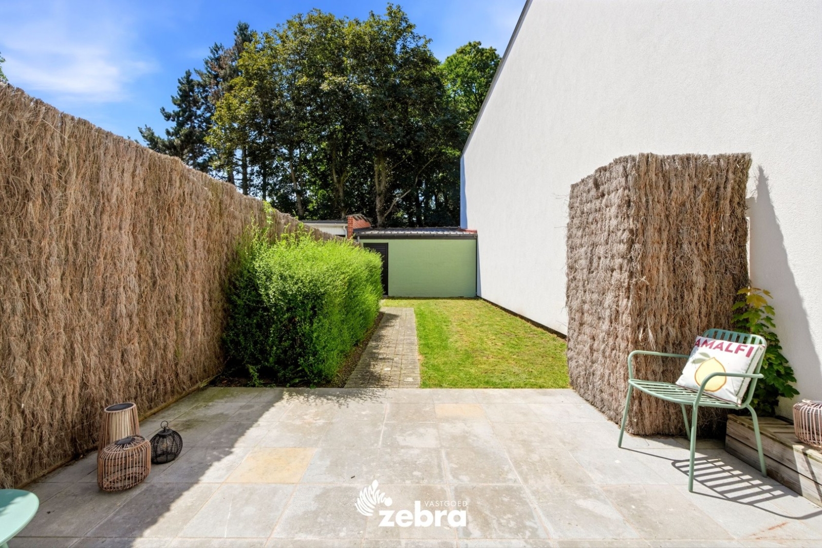 Exclusief gerenoveerde woning met garage en uitweg in Roeselare!
