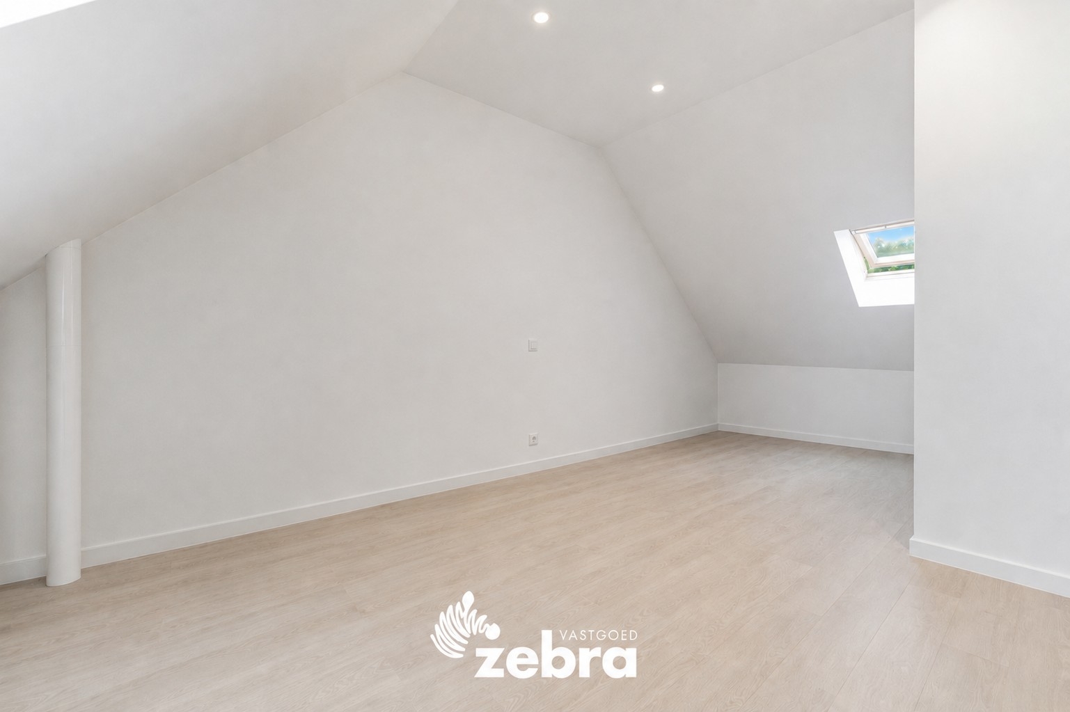 Verzorgde woning met gezellige tuin te Roeselare!