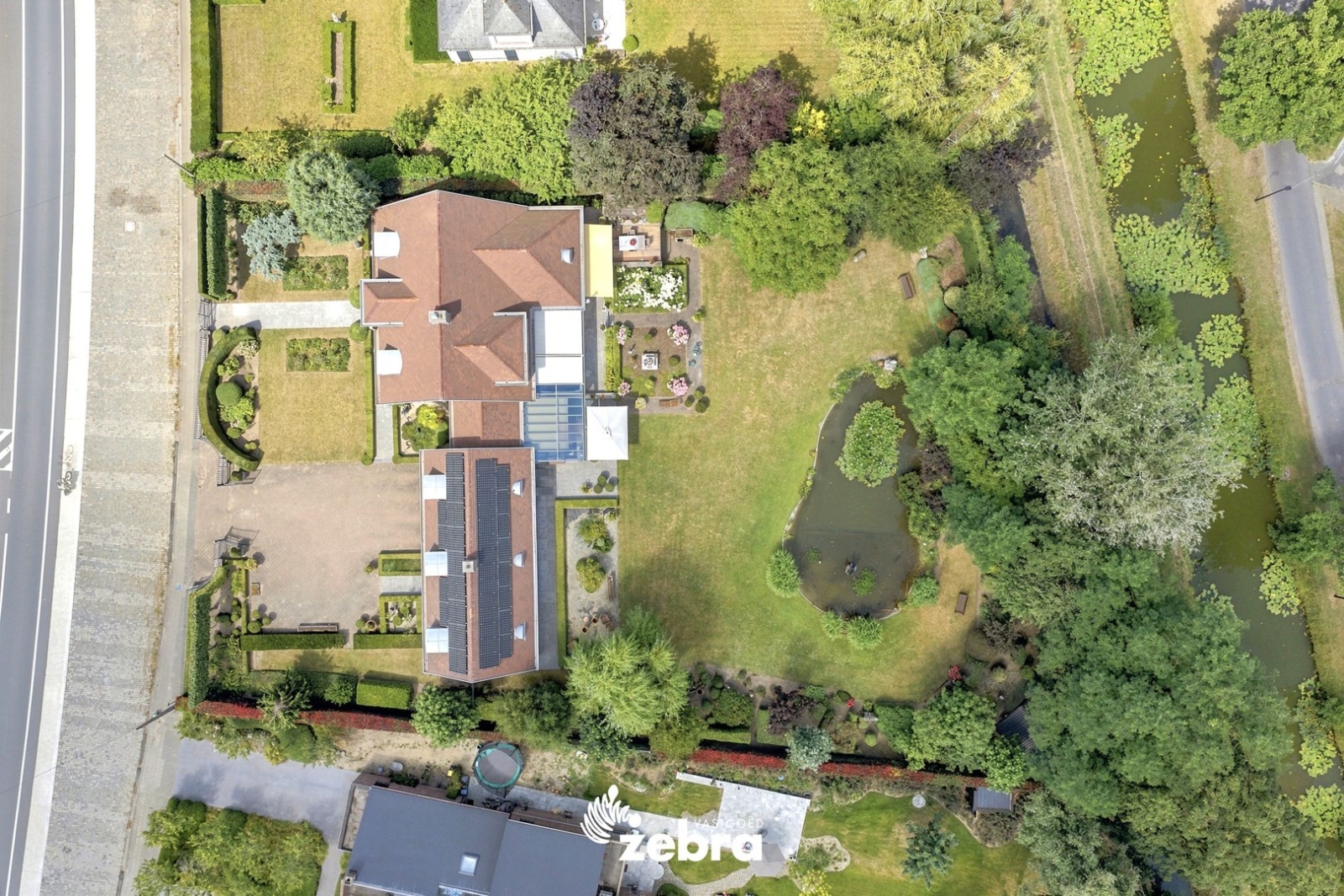Exclusieve villa op een perceel van bijna 3.000 m² in Meulebeke!
