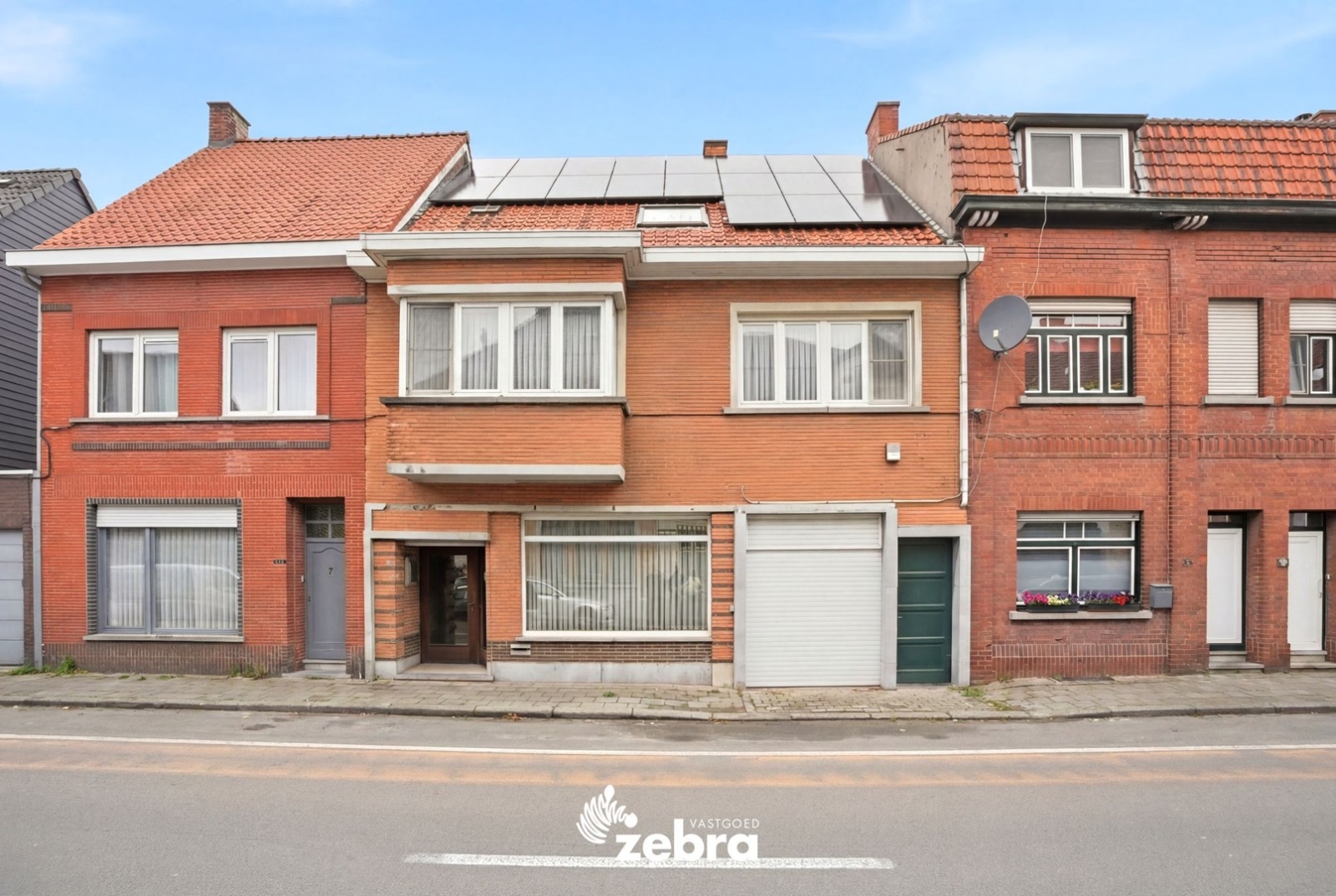 Ruime woning met 4 slaapkamers en tuin te Oostrozebeke!