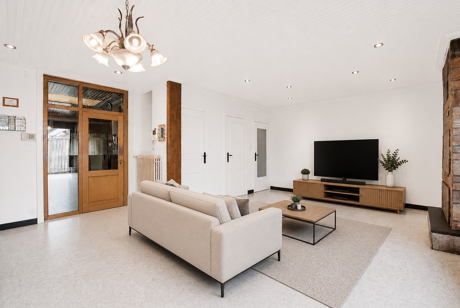 Ruime woning met 4 slaapkamers en tuin te Oostrozebeke!