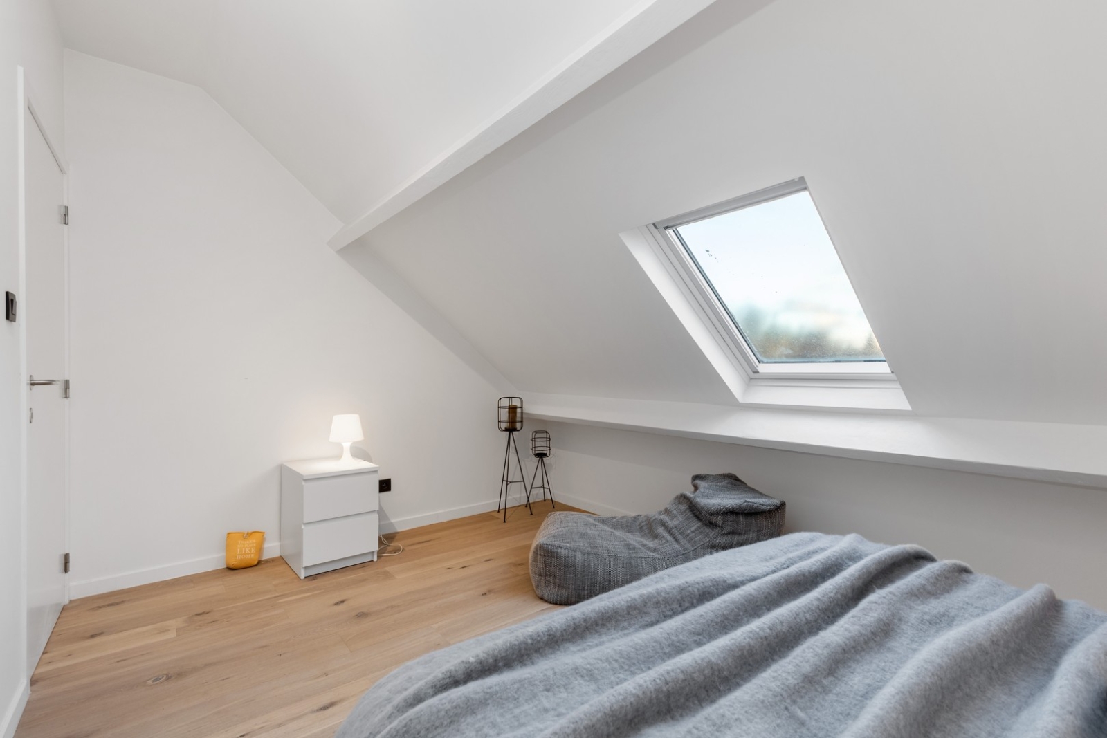 Recent gerenoveerde woning nabij centrum Brugge met 3 slaapkamers en zonnig terras!